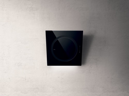om_air_2018_black.jpg